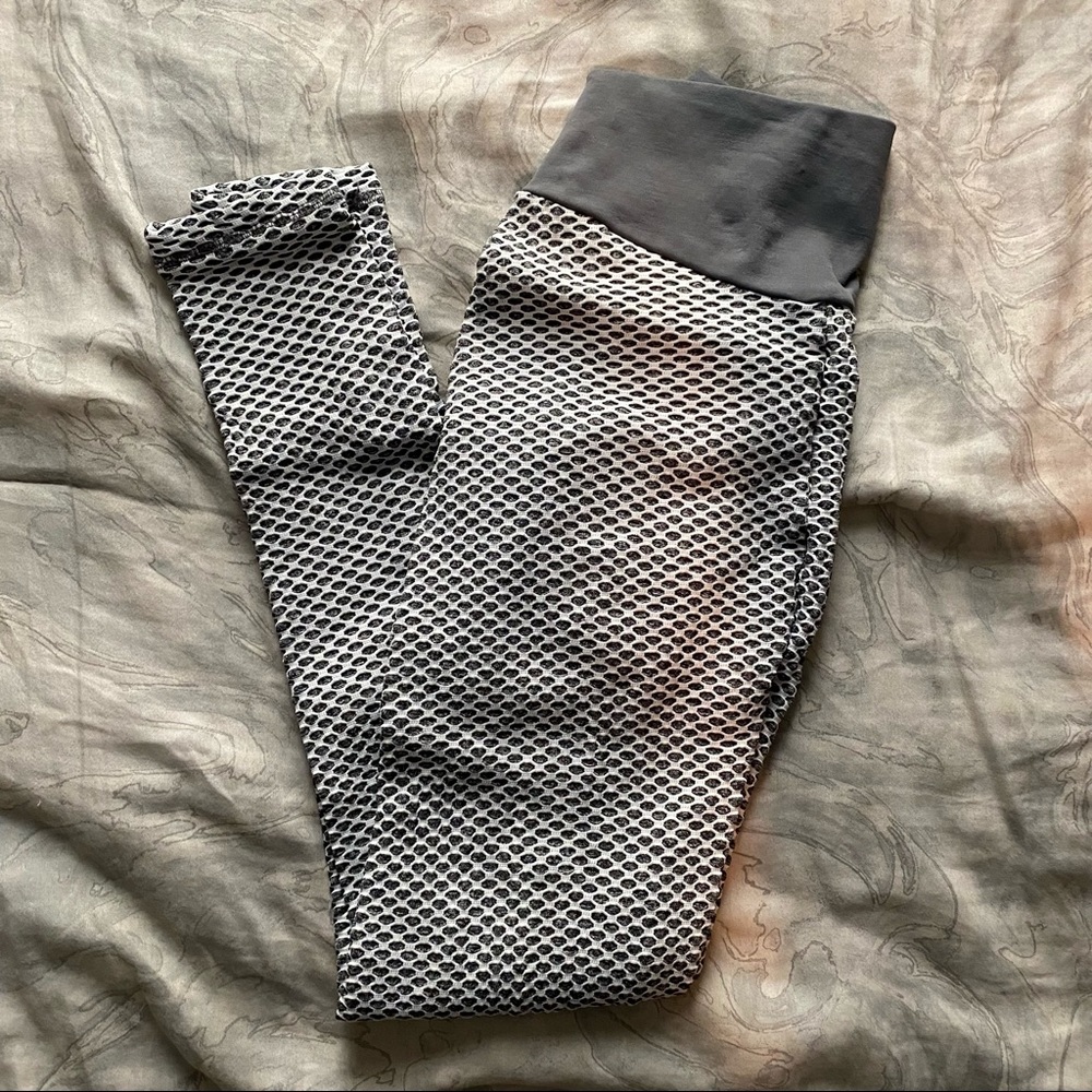 High waisted butt scrunch leggings